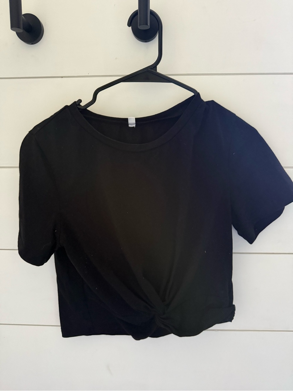 Black Knot-Front Crop Women’s Tee